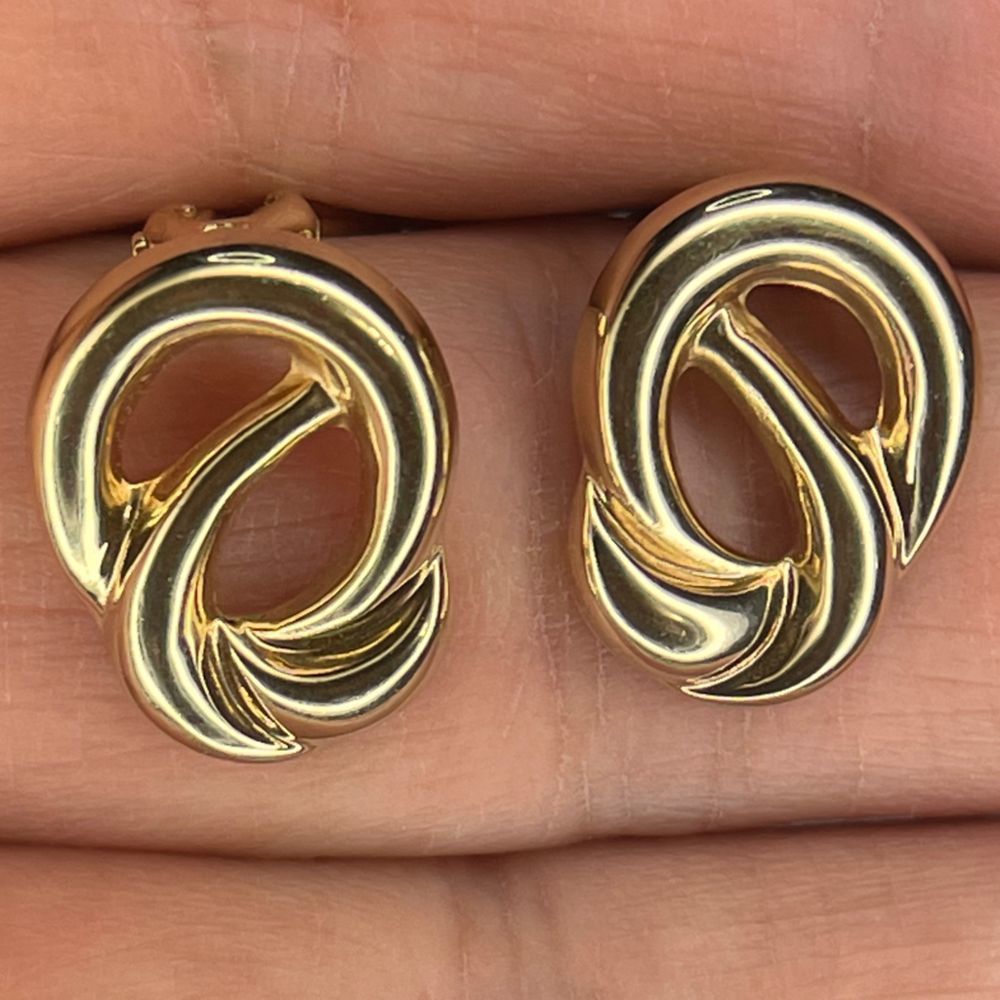 14KT Yellow Gold Pretzel Design Clip On Earrings - Picture 2 of 6